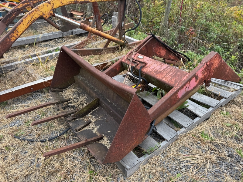 Used International Harvestor 1200 loader in stock at Baker & Sons Equipment in Ohio