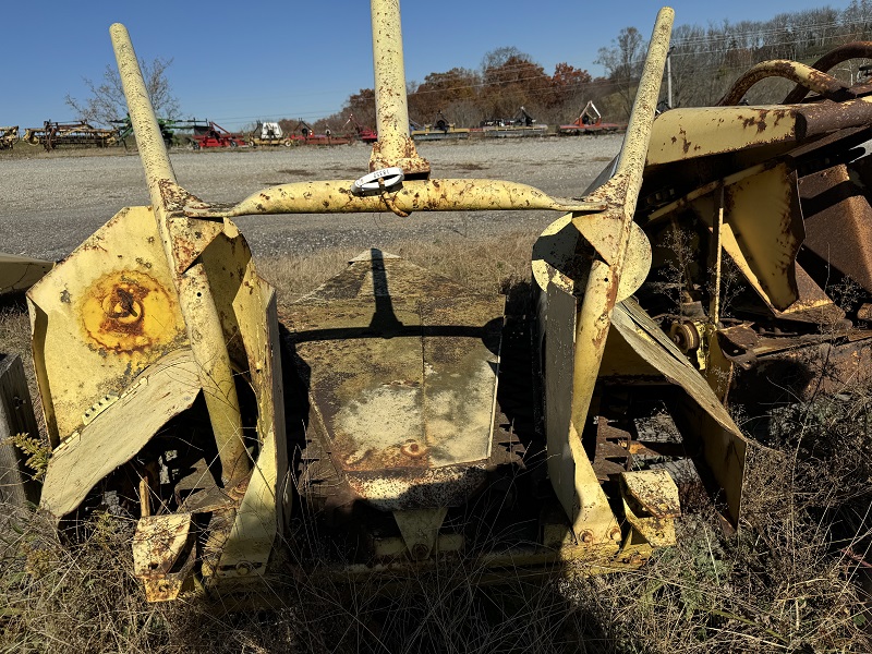 Used new holland 822 corn chopper for sale at Baker & Sons Equipment in Ohio