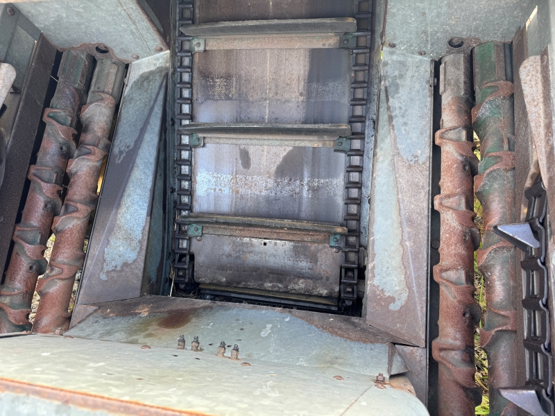 Used New Idea 324 picker for sale at Baker & Sons Equipment in Ohio