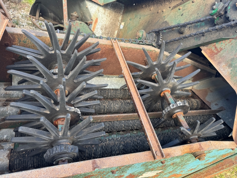 Used New Idea 324 picker for sale at Baker & Sons Equipment in Ohio