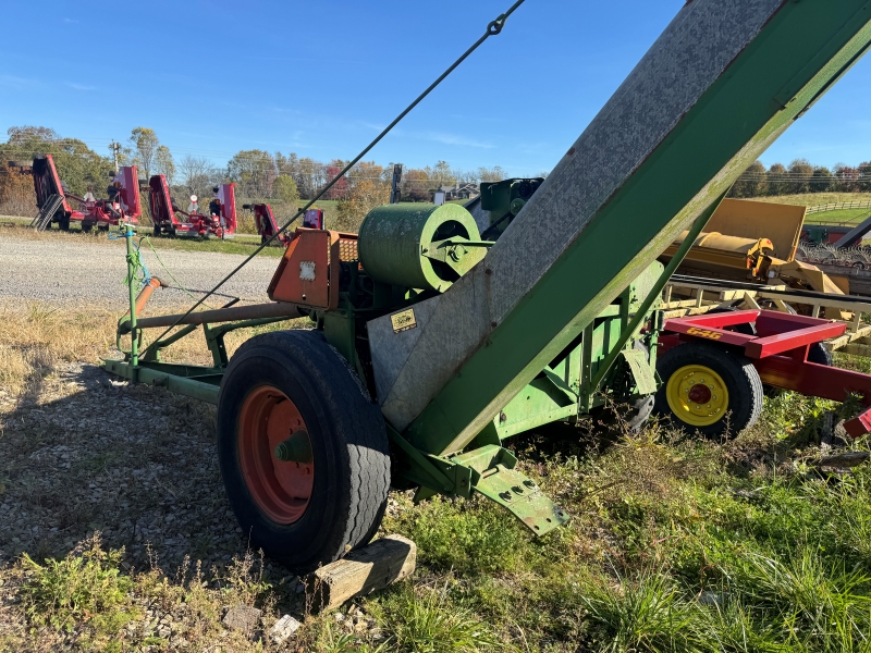 Used New Idea 310 picker for sale at Baker & Sons Equipment in Ohio
