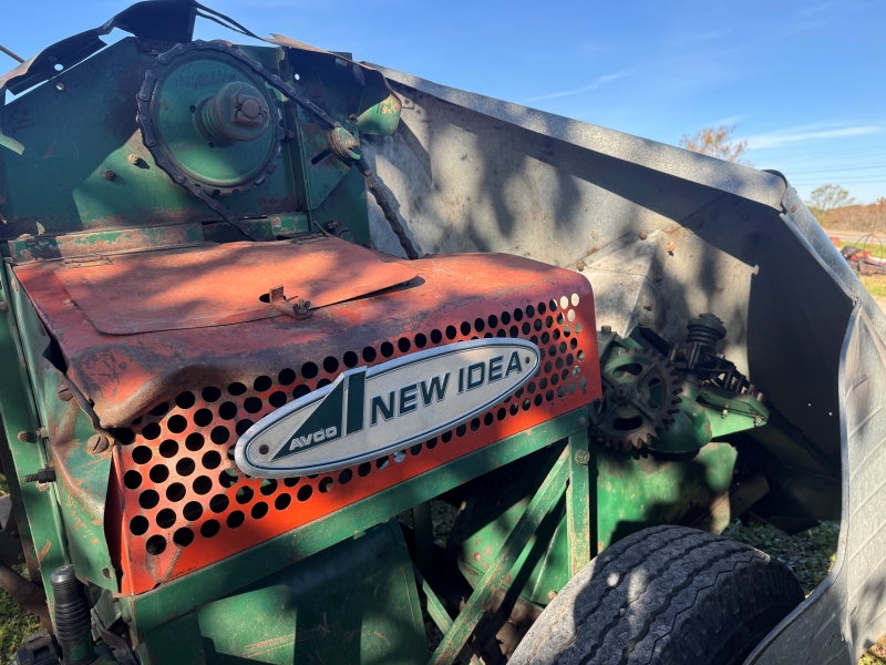 Used New Idea 323 picker for sale at Baker & Sons Equipment in Ohio