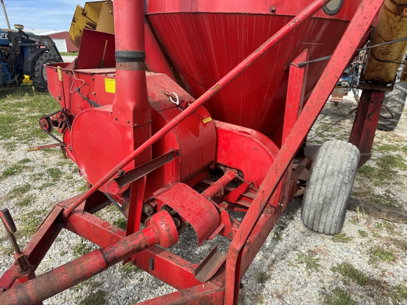Used New Holland 354 grinder for sale at Baker & Sons Equipment in Ohio