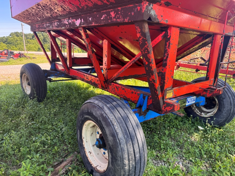 Used Killbros 385 gravity wagon for sale at Baker & Sons Equipment in Ohio