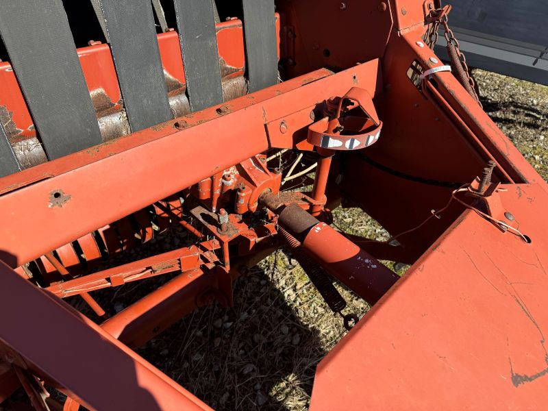 1992 Hesston R530 round baler for sale at Baker and Sons Equipment in Ohio