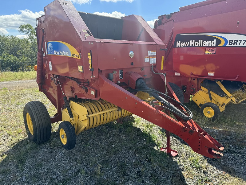 2009 New Holland BR7050 round baler at Baker & Sons Equipment in Ohio