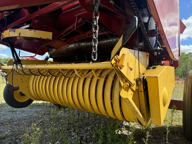 2009 New Holland BR7050 round baler at Baker & Sons Equipment in Ohio