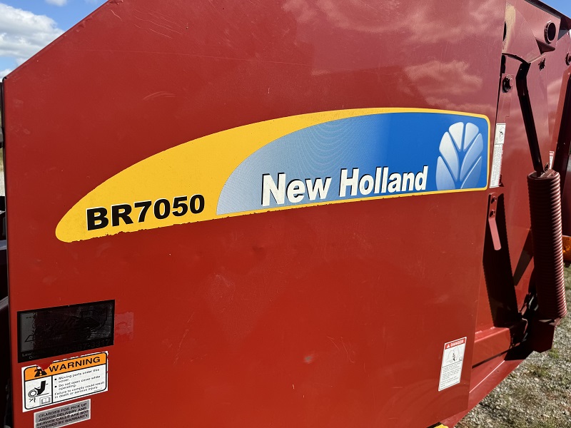 2009 New Holland BR7050 round baler at Baker & Sons Equipment in Ohio