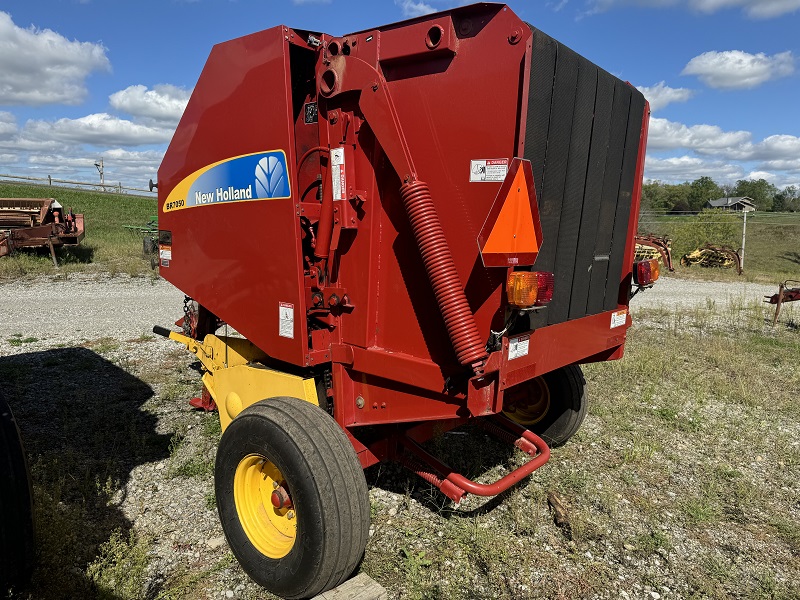 2009 New Holland BR7050 round baler at Baker & Sons Equipment in Ohio