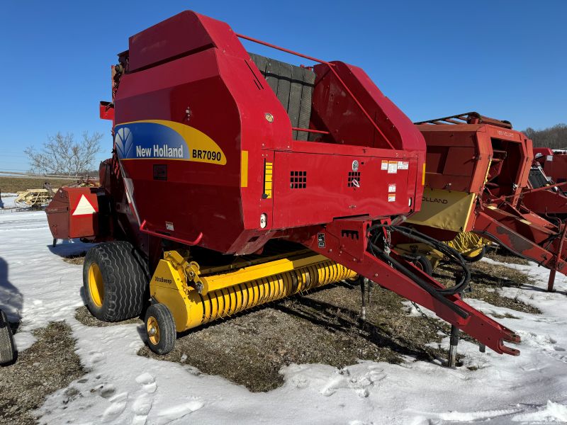 2013 New Holland BR7090 round baler at Baker and Sons Equipment in Ohio