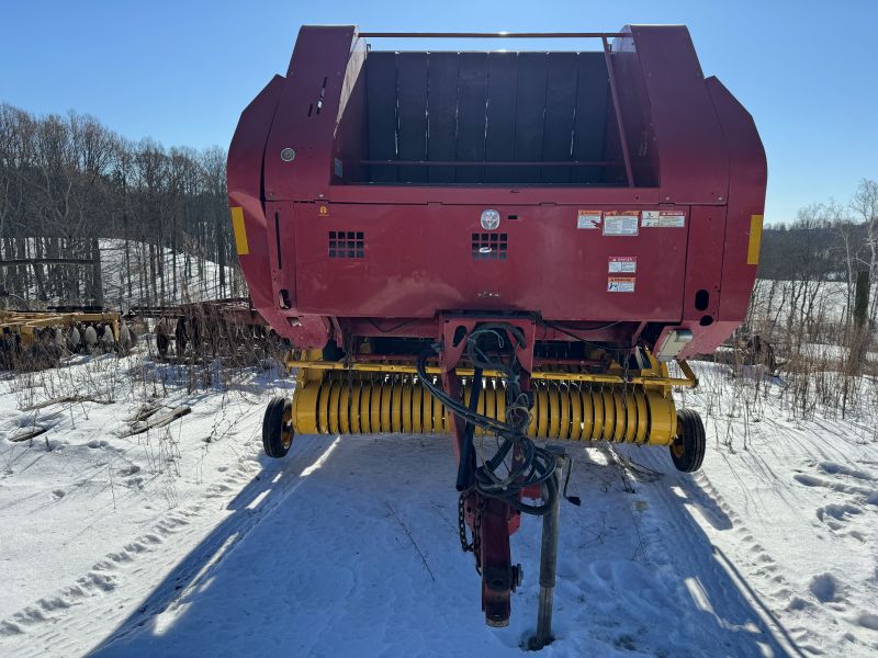 2011 New Holland BR7090 round baler at Baker and Sons Equipment in Ohio