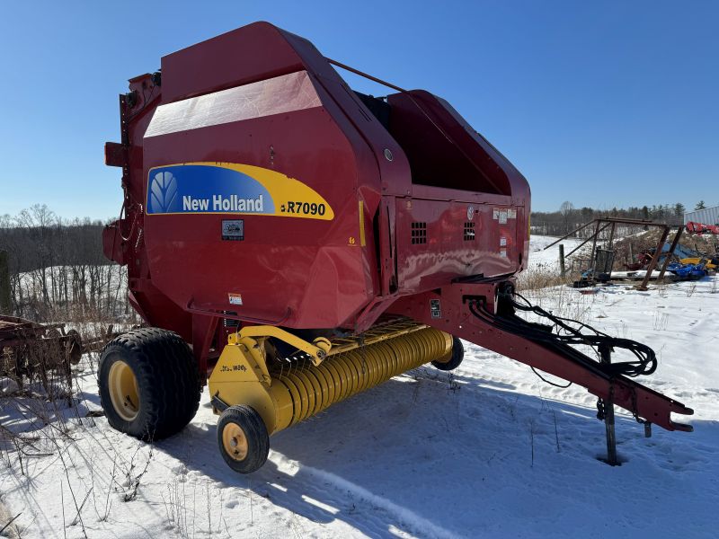 2011 New Holland BR7090 round baler at Baker and Sons Equipment in Ohio