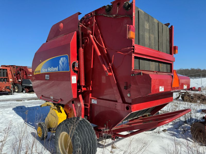 2011 New Holland BR7090 round baler at Baker and Sons Equipment in Ohio