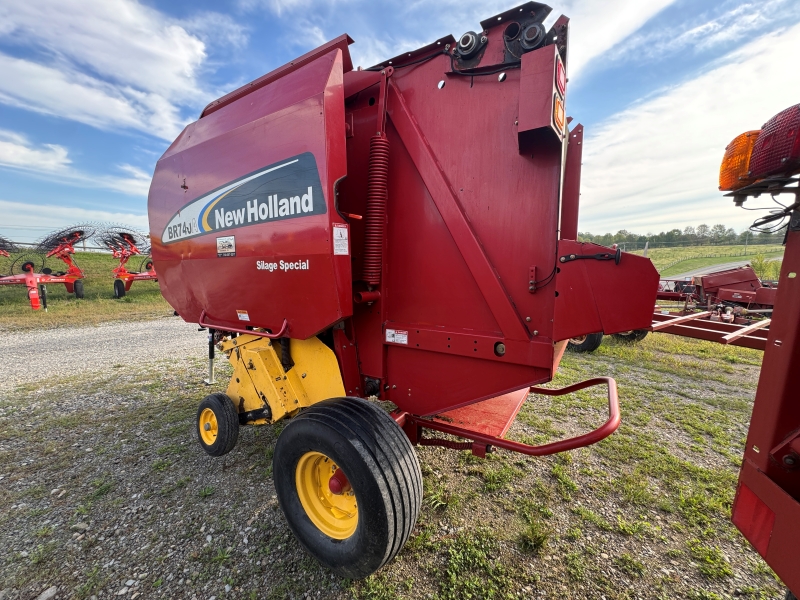 2006 New Holland BR740A round baler at Baker and Sons Equipment in Ohio