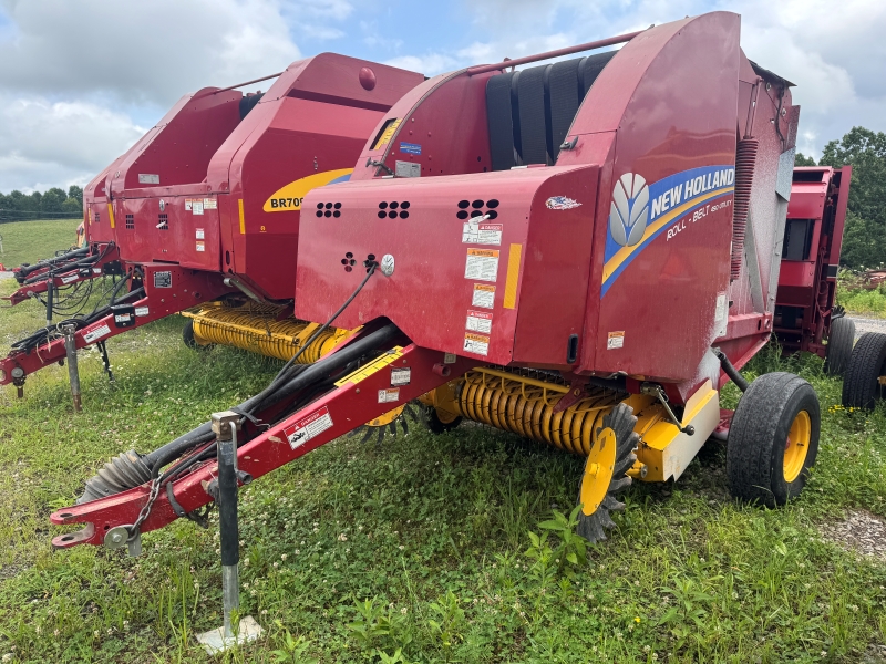 2016 New Holland RB450U round baler at Baker & Sons Equipment in Ohio