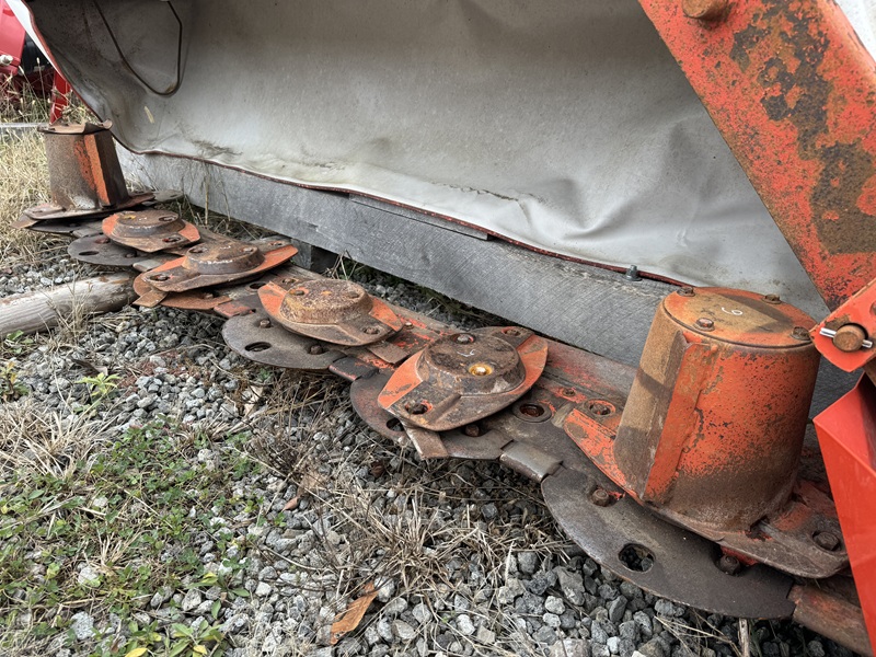 2000 Kuhn GMD600 disc mower at Baker & Sons Equipment in Ohio