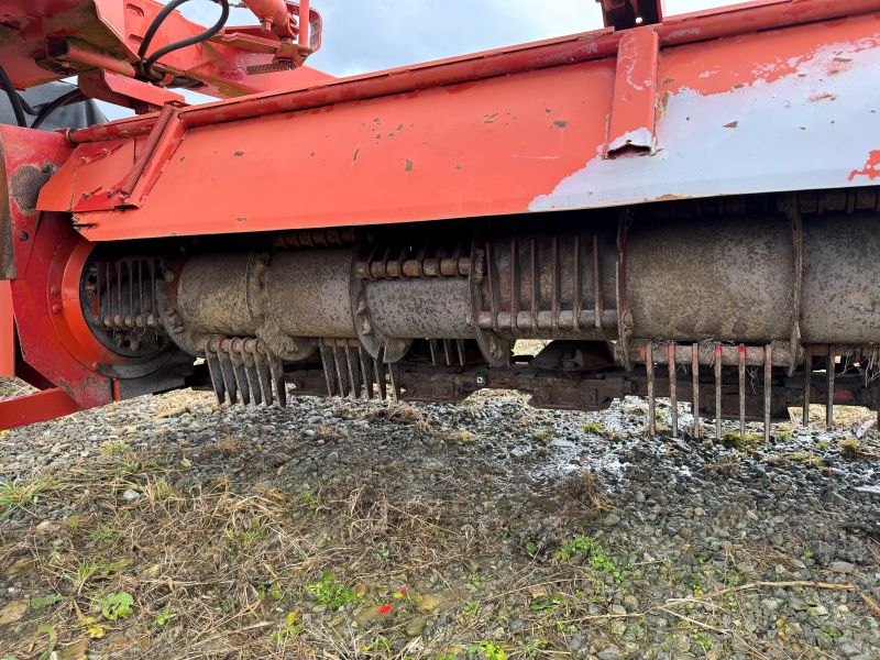 2001 New Holland 1412 discbine for sale at Baker & Sons in Ohio