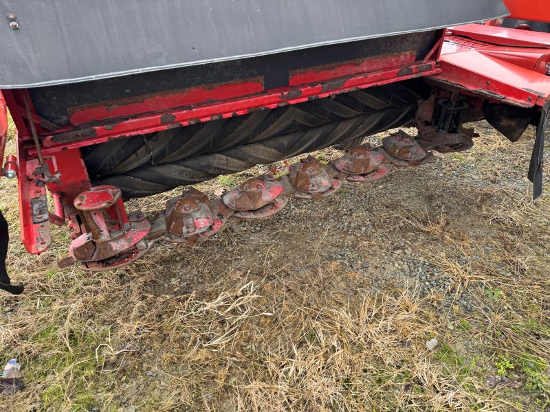 2013 New Holland H7220 discbine for sale at Baker and Sons in Ohio