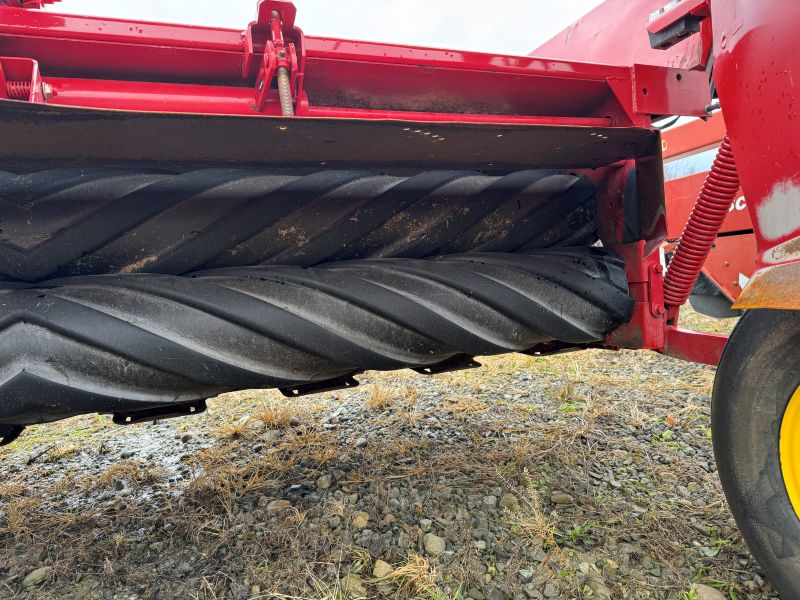 2012 New Holland H7230 disc mower conditioner for sale at Baker and Sons in Ohio