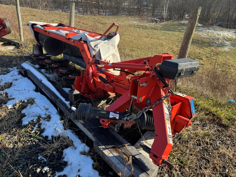 2014 Kuhn GMD700GII HD disc mower for sale at Baker & Sons Equipment in Ohio