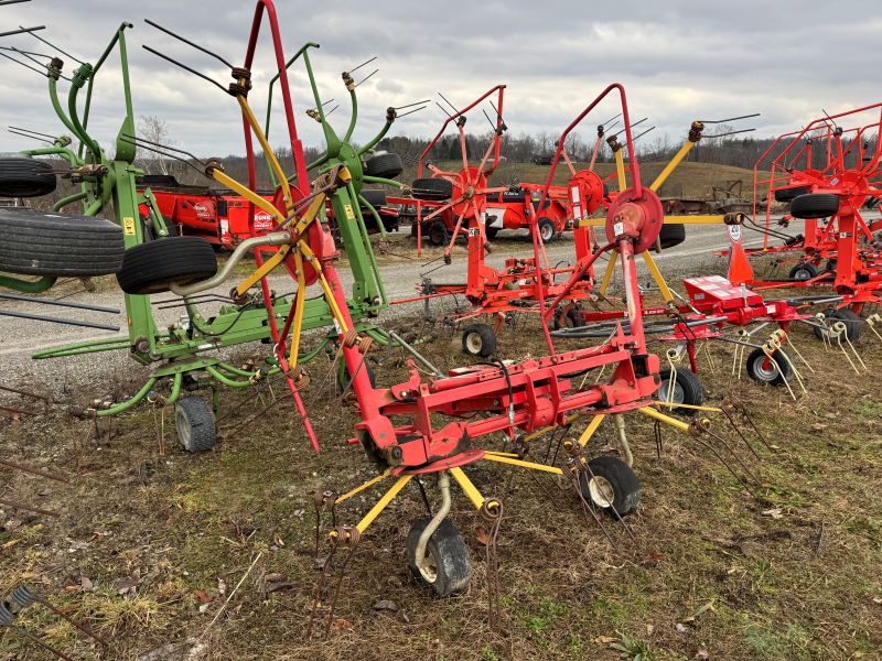 Used Tonutti GT500 tedder for sale at Baker & Sons Equipment in Ohio