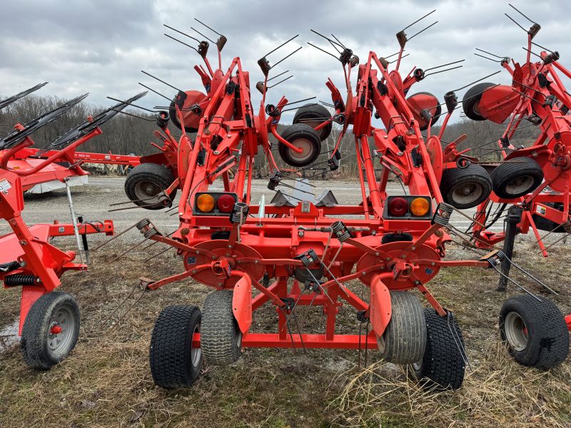 used Kuhn GF8702TGII tedder for sale at Baker & Sons in Ohio