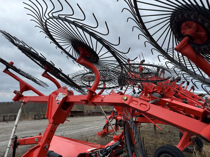 2014 Kuhn SR110GII rake in stock at Baker and Sons Equipment in Ohio