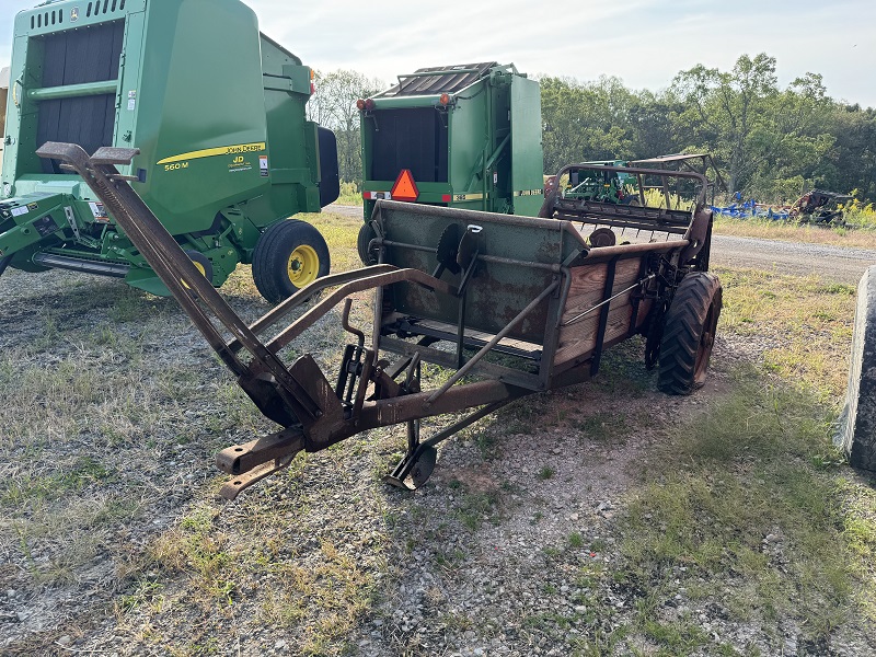 Used New Idea manure spreader at Baker & Sons Equipment in Ohio