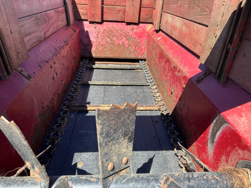 Used Pequea 25G manure spreader at Baker & Sons Equipment in Ohio