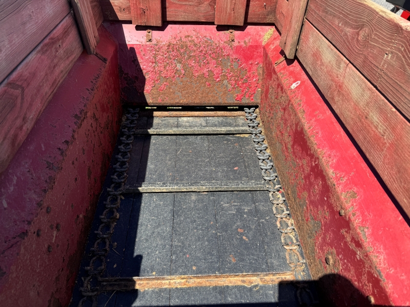 Used Pequea 25G manure spreader at Baker & Sons Equipment in Ohio