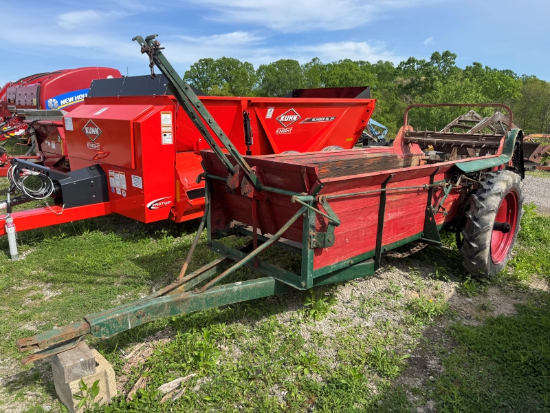 1950 New Idea 12A manure spreader at Baker & Sons Equipment in Ohio