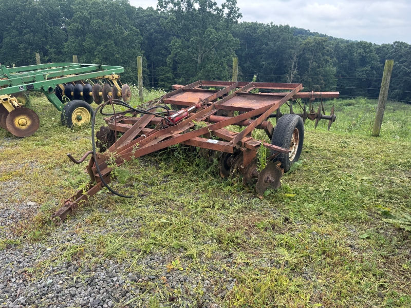 Used International Harvester 37 disc at Baker & Sons Equipment in Ohio