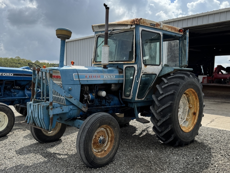 1975 Ford 7000 tractor at Baker & Sons Equipment in Ohio