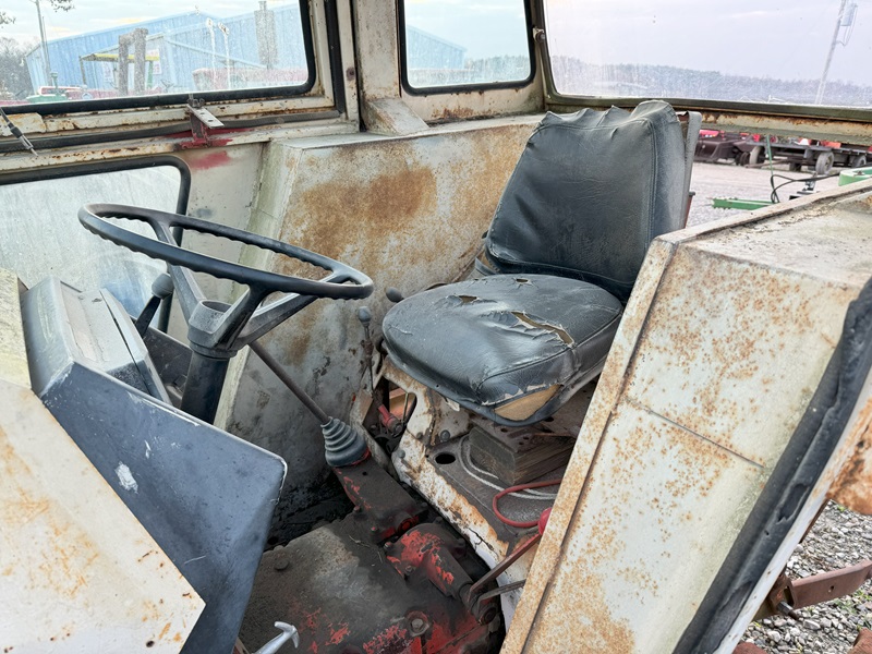 1981 case 1290 tractor at baker & sons in ohio