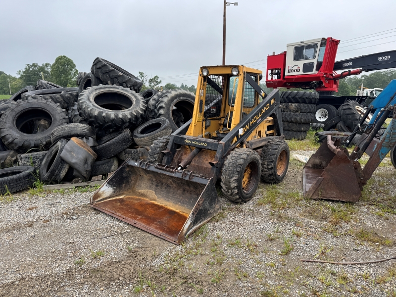 1992 New Holland L553 skidsteer at Baker & Sons Equipment in Ohio