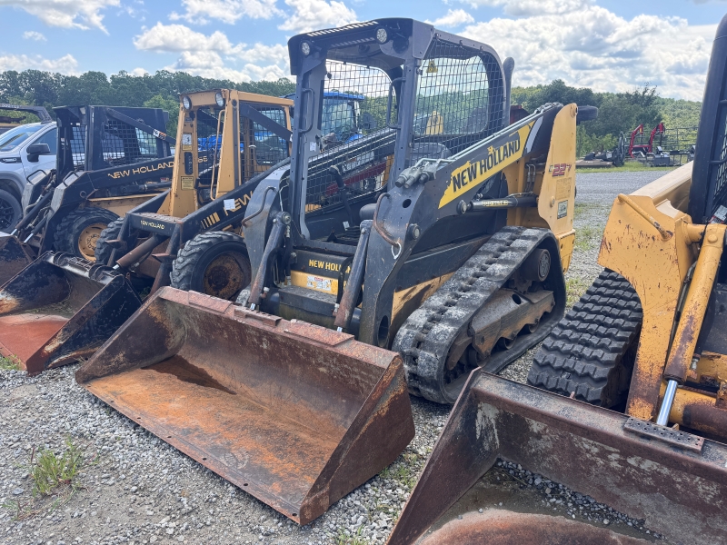 2017 New Holland C227 skidsteer at Baker & Sons Equipment in Ohio