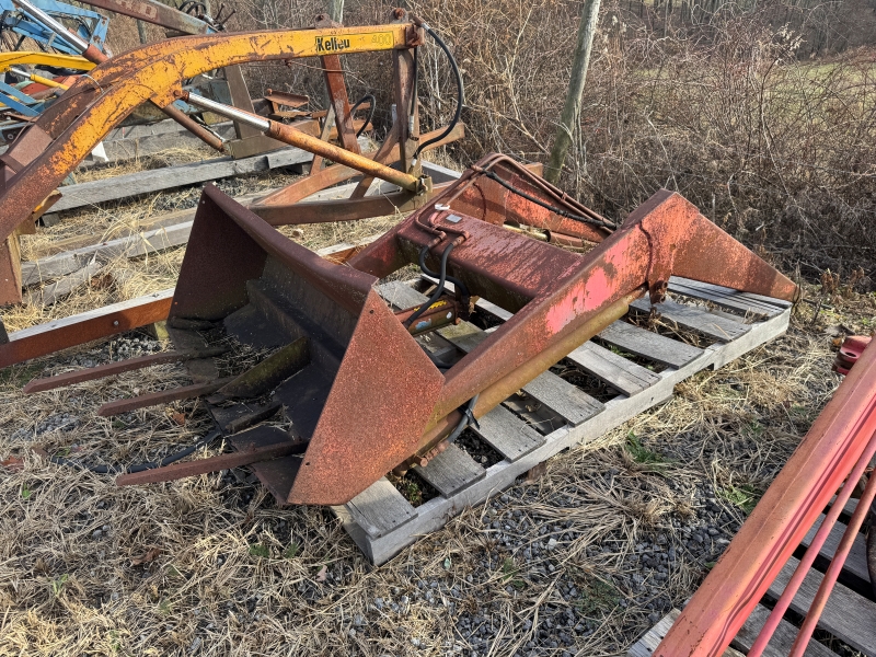 Used International Harvestor 1200 loader in stock at Baker & Sons Equipment in Ohio