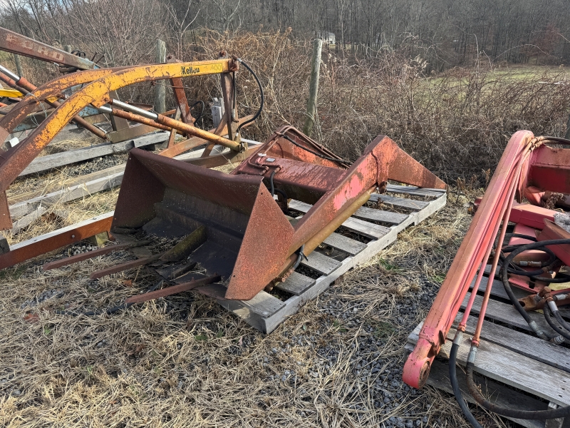 Used IH 1200 loader for sale at Baker & Sons Equipment in Ohio