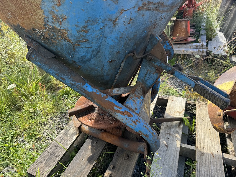 Used fertilizer spreader for sale at Baker & Sons Equipment in Ohio