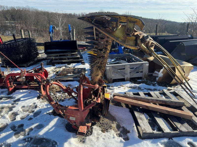 Used New Holland 451 sickle bar mower for sale at Baker &amp: Sons Equipment in Ohio
