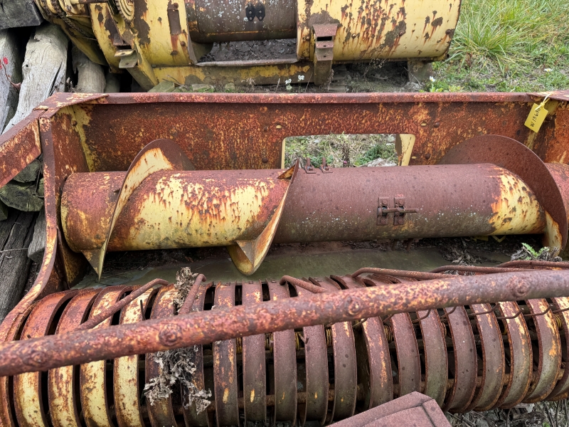 Used New Holland 770W grass chopper head at Baker & Sons Equipment in Ohio