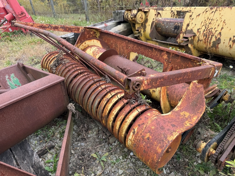 Used New Holland 770W grass chopper head at Baker & Sons Equipment in Ohio