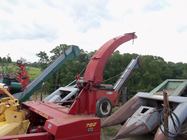 used New Holland 782 forage chopper