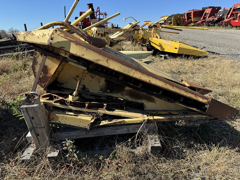 Used new holland 717R1 corn chopper for sale at Baker & Sons Equipment in Ohio