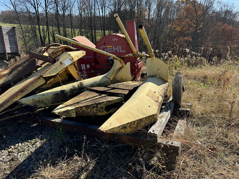 Used new holland 822 corn chopper for sale at Baker & Sons Equipment in Ohio