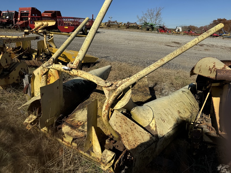 Used new holland 822 corn chopper for sale at Baker & Sons Equipment in Ohio