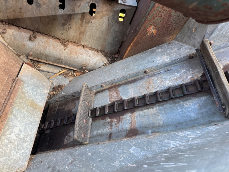 Used New Idea 324 picker for sale at Baker & Sons Equipment in Ohio