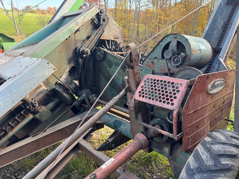 Used New Idea 324 picker for sale at Baker & Sons Equipment in Ohio
