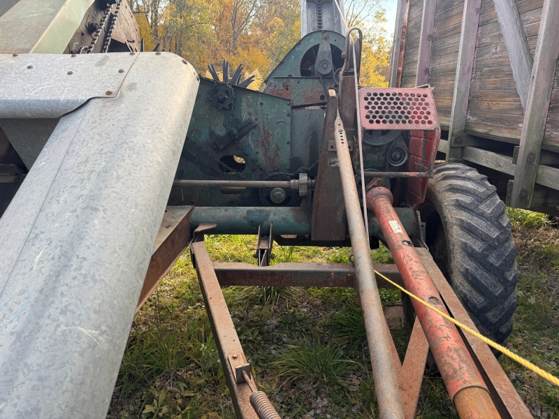 Used New Idea 324 picker for sale at Baker & Sons Equipment in Ohio