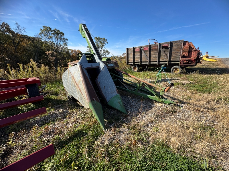 Used New Idea 310 picker for sale at Baker & Sons Equipment in Ohio